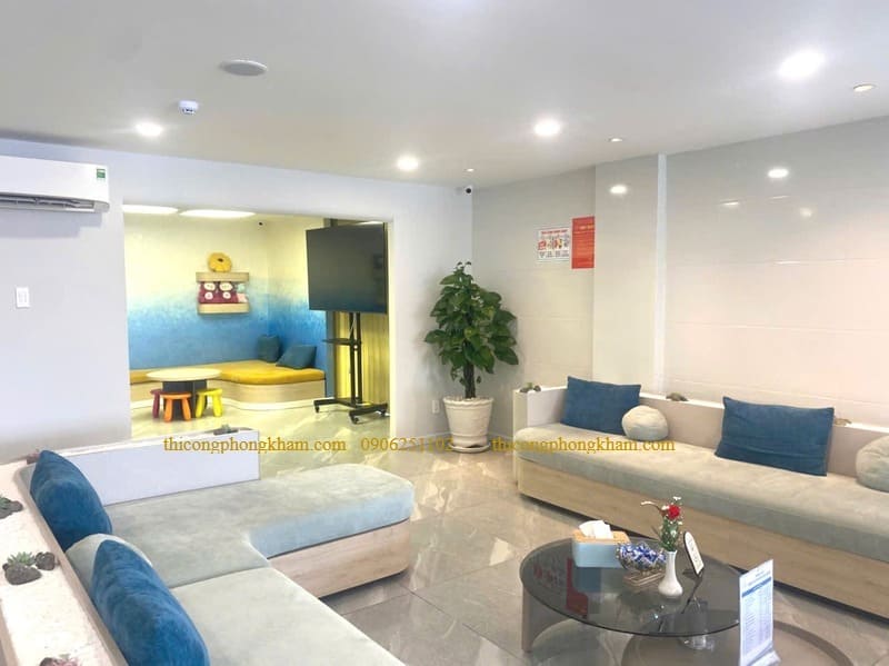 Thiết kế khu vui chơi trẻ em đầy màu sắc bên trong nha khoa An Phước 2